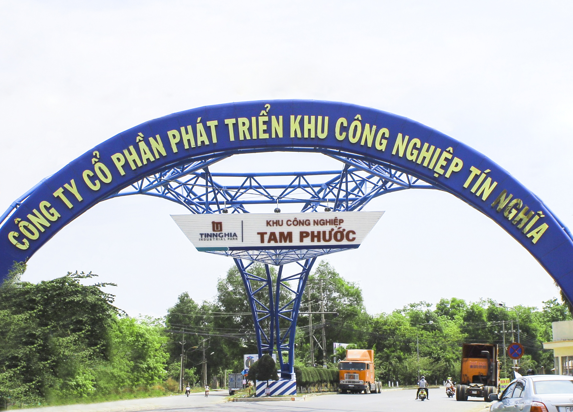 Cổng KCN Tam Phước